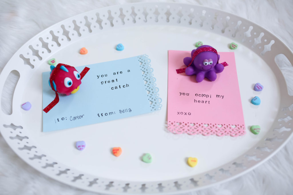 Toddler approved Valentine's Day cards @ momlifemusthaves.com // Valentine's activities for toddlers